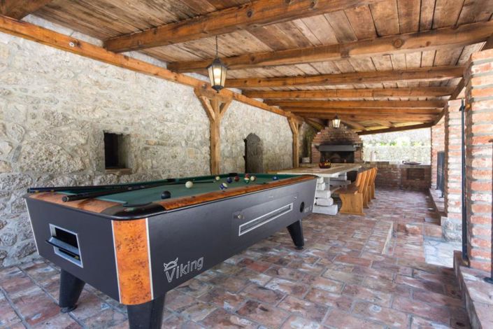 Image No.18-7 Bed Property for sale