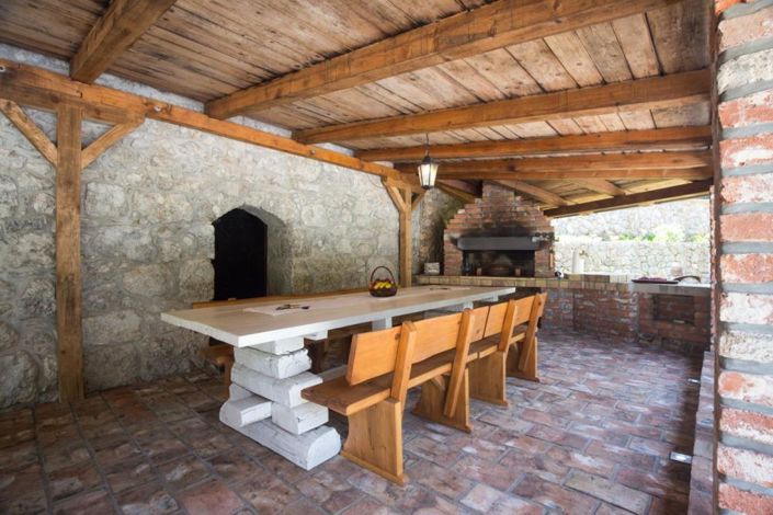 Image No.19-7 Bed Property for sale