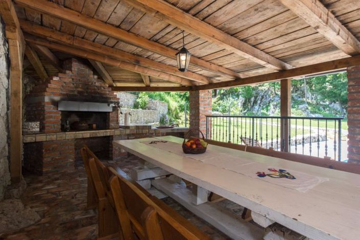 Image No.20-7 Bed Property for sale