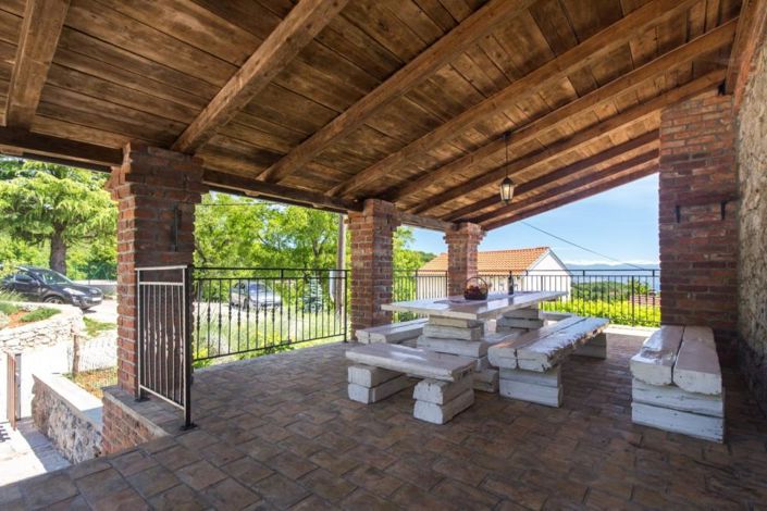 Image No.22-7 Bed Property for sale