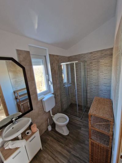 Image No.15-8 Bed Property for sale