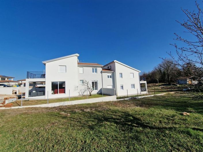 Image No.5-8 Bed Property for sale