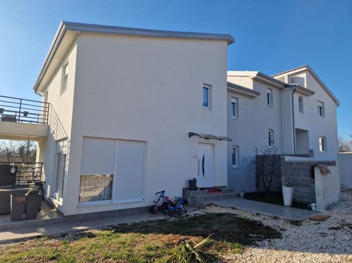 Image No.6-8 Bed Property for sale