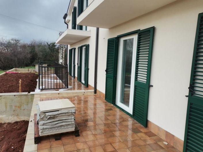 Image No.6-8 Bed Property for sale