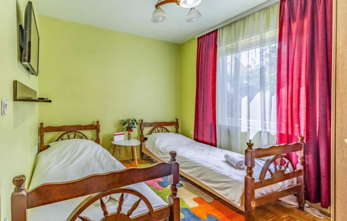 Image No.20-5 Bed Property for sale