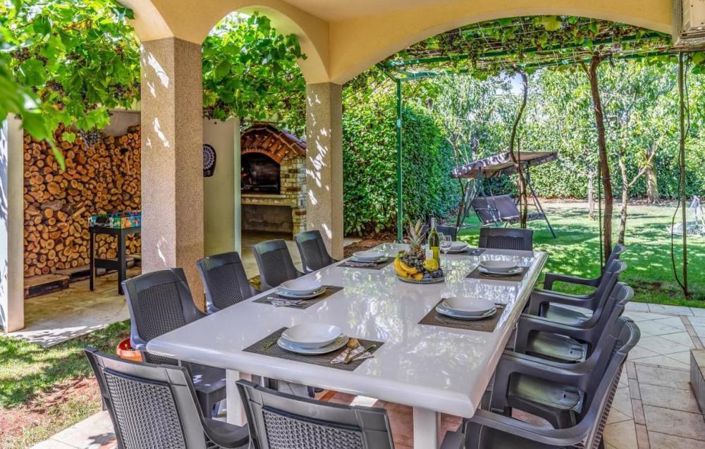 Image No.9-5 Bed Property for sale