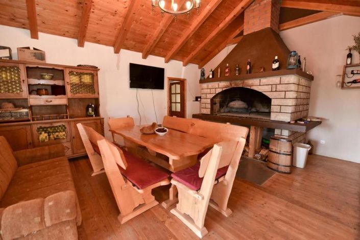 Image No.15-2 Bed Property for sale