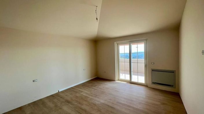 Image No.21-4 Bed Property for sale