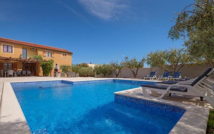 Image No.2-Propriété de 9 chambres à vendre à Croatie