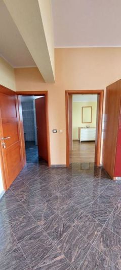 Image No.10-5 Bed Property for sale