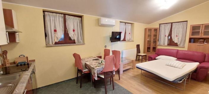 Image No.16-5 Bed Property for sale