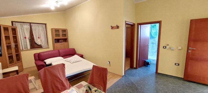 Image No.20-5 Bed Property for sale