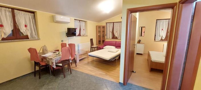 Image No.22-5 Bed Property for sale