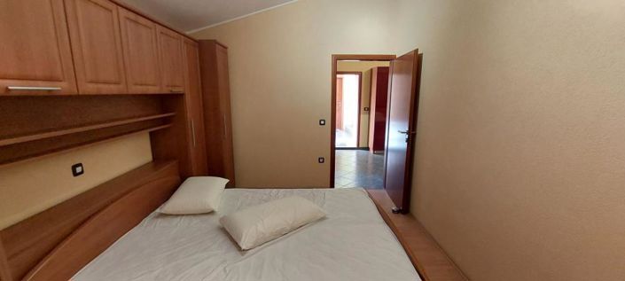 Image No.23-5 Bed Property for sale