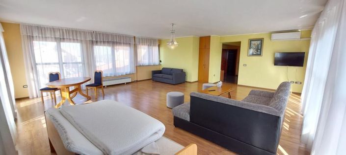 Image No.5-5 Bed Property for sale