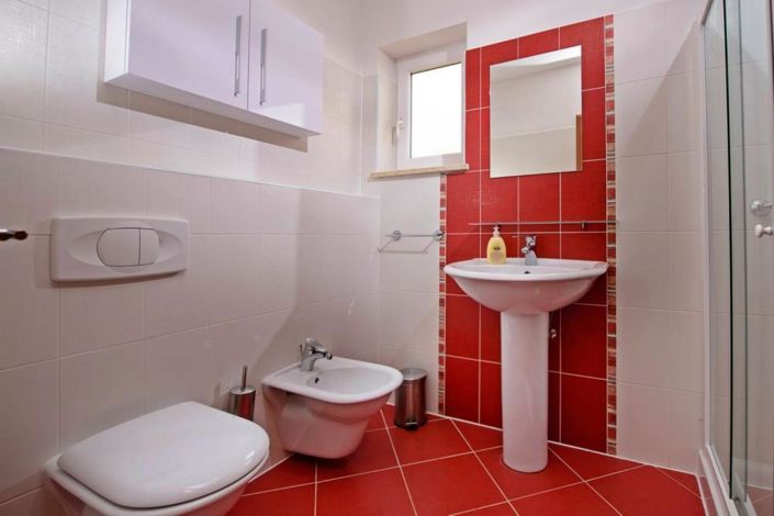 Image No.8-4 Bed Property for sale