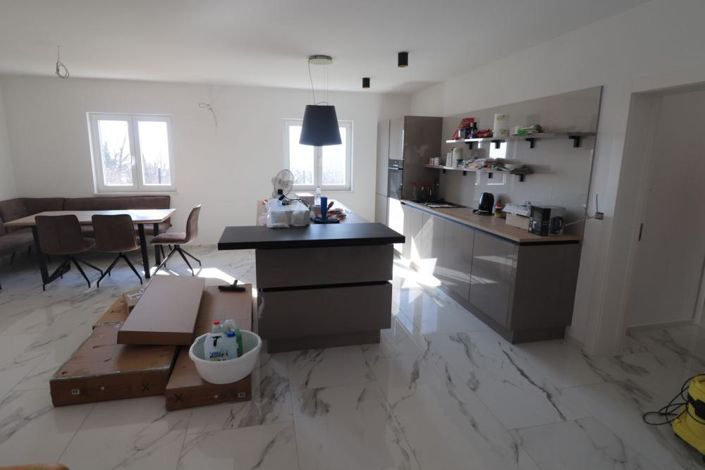 Image No.16-3 Bed Property for sale