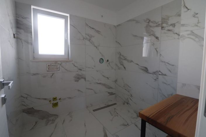 Image No.18-3 Bed Property for sale