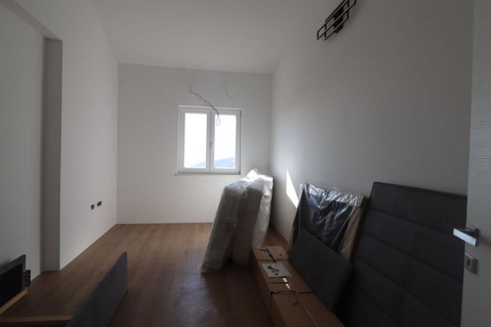 Image No.21-3 Bed Property for sale