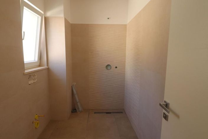 Image No.22-3 Bed Property for sale