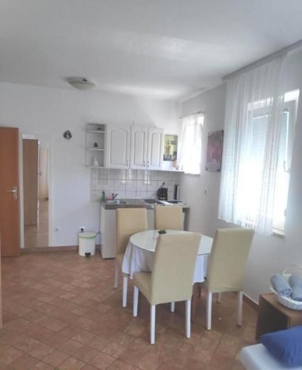 Image No.12-17 Bed Property for sale