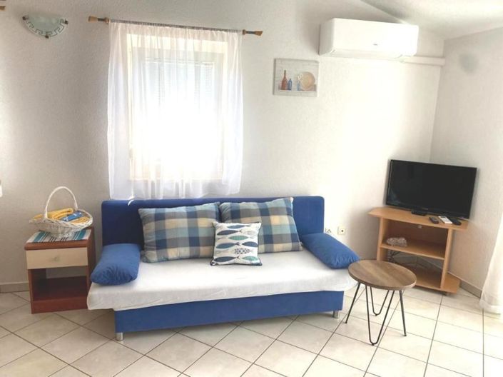 Image No.25-17 Bed Property for sale