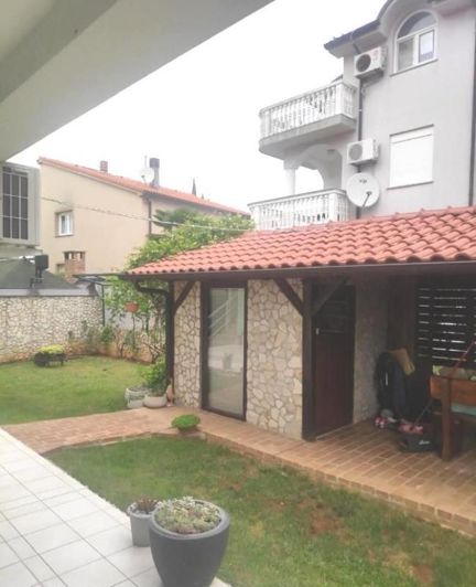 Image No.4-17 Bed Property for sale