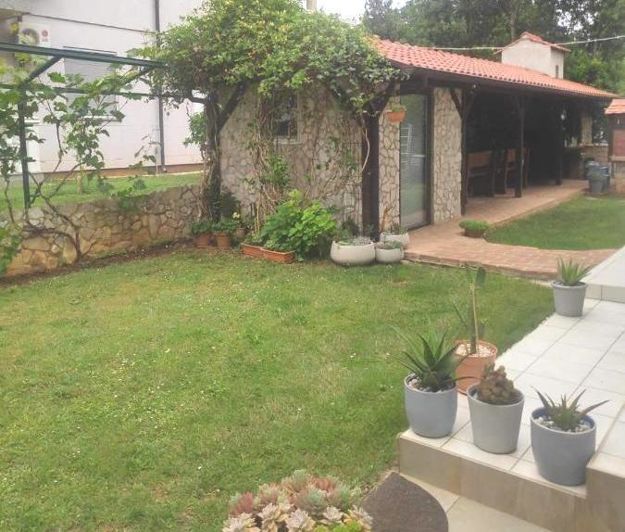 Image No.5-17 Bed Property for sale