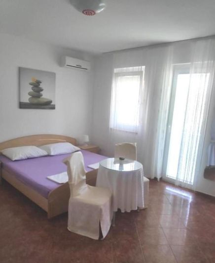 Image No.7-17 Bed Property for sale