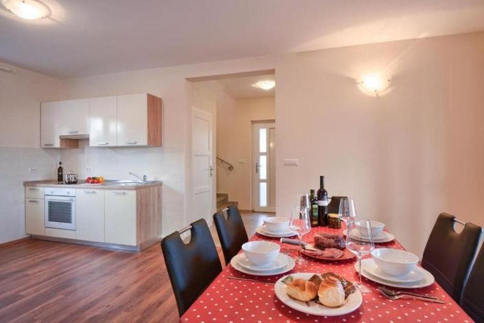 Image No.5-3 Bed Property for sale