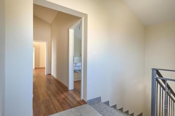 Image No.6-3 Bed Property for sale