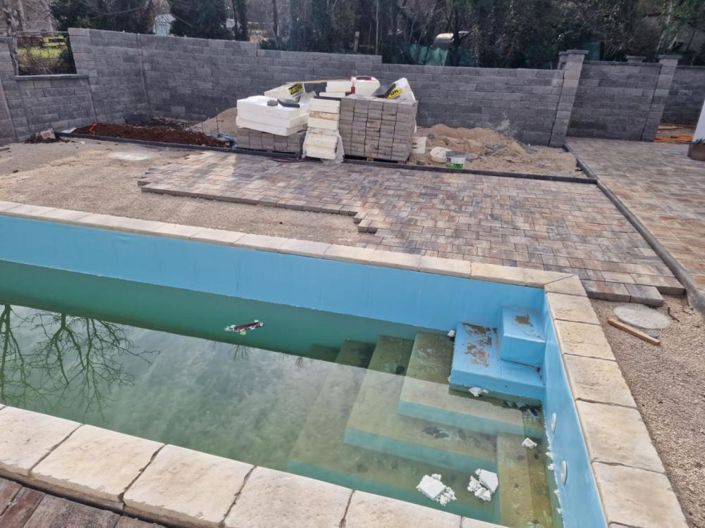 Image No.15-2 Bed Property for sale