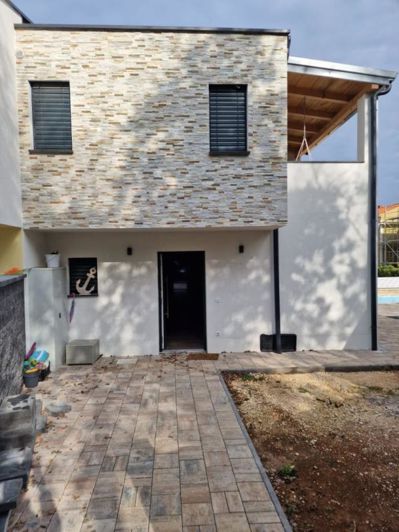 Image No.2-2 Bed Property for sale