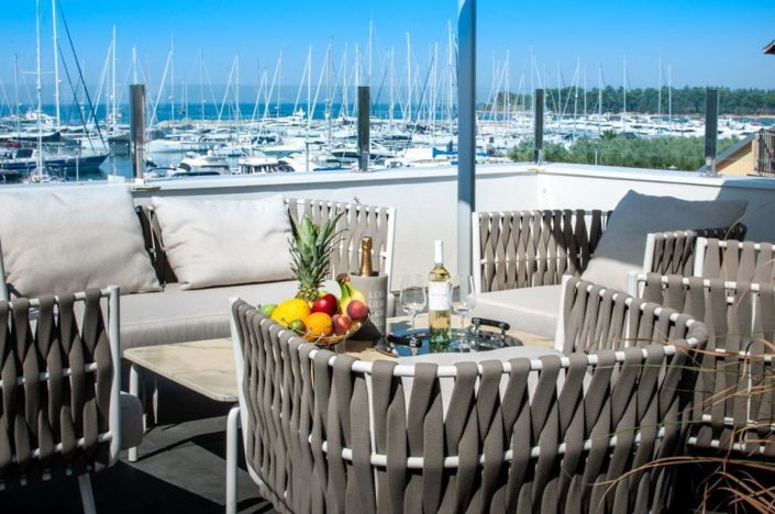 Image No.2-5 Bed Property for sale