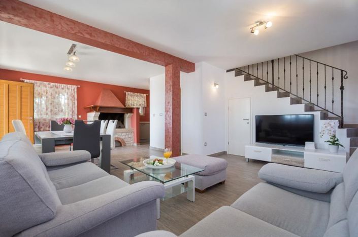 Image No.11-3 Bed Property for sale