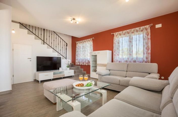 Image No.12-3 Bed Property for sale