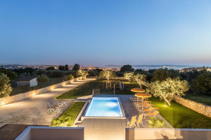 Image No.3-3 Bed Property for sale