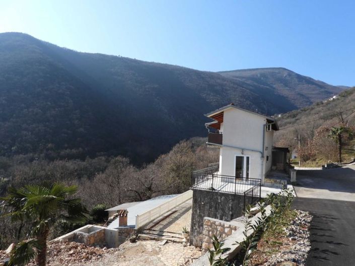 Image No.15-6 Bed Property for sale