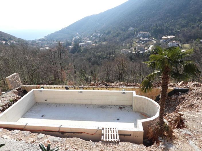 Image No.18-6 Bed Property for sale