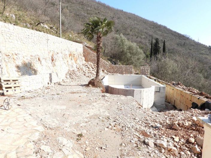 Image No.21-6 Bed Property for sale