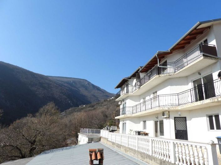 Image No.9-6 Bed Property for sale