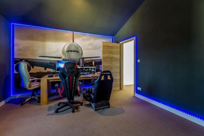 Image No.10-4 Bed Property for sale