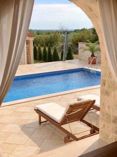 Image No.17-3 Bed Property for sale