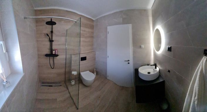 Image No.15-4 Bed Property for sale