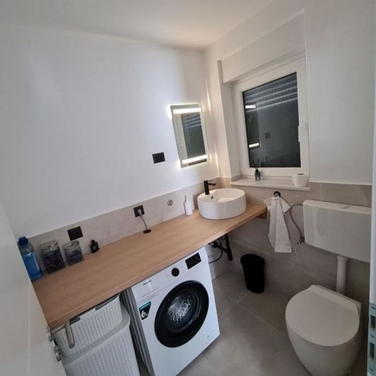 Image No.16-4 Bed Property for sale