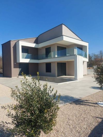 Image No.3-4 Bed Property for sale