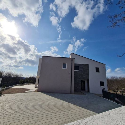 Image No.7-4 Bed Property for sale