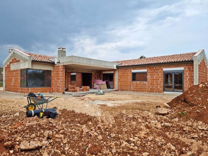 Image No.3-3 Bed Property for sale