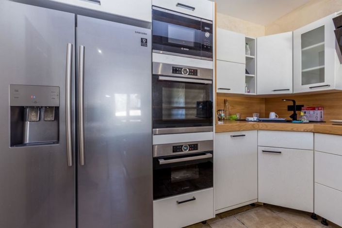 Image No.12-3 Bed Property for sale