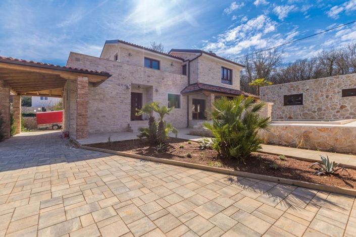 Image No.9-3 Bed Property for sale